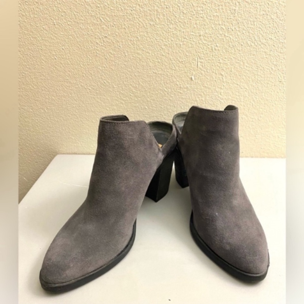 Dolce Vita Gray Heeled Mules genuine suede, very cute.Size 8 M . - Picture 2 of 10